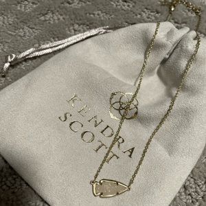 Kendra Scott necklace